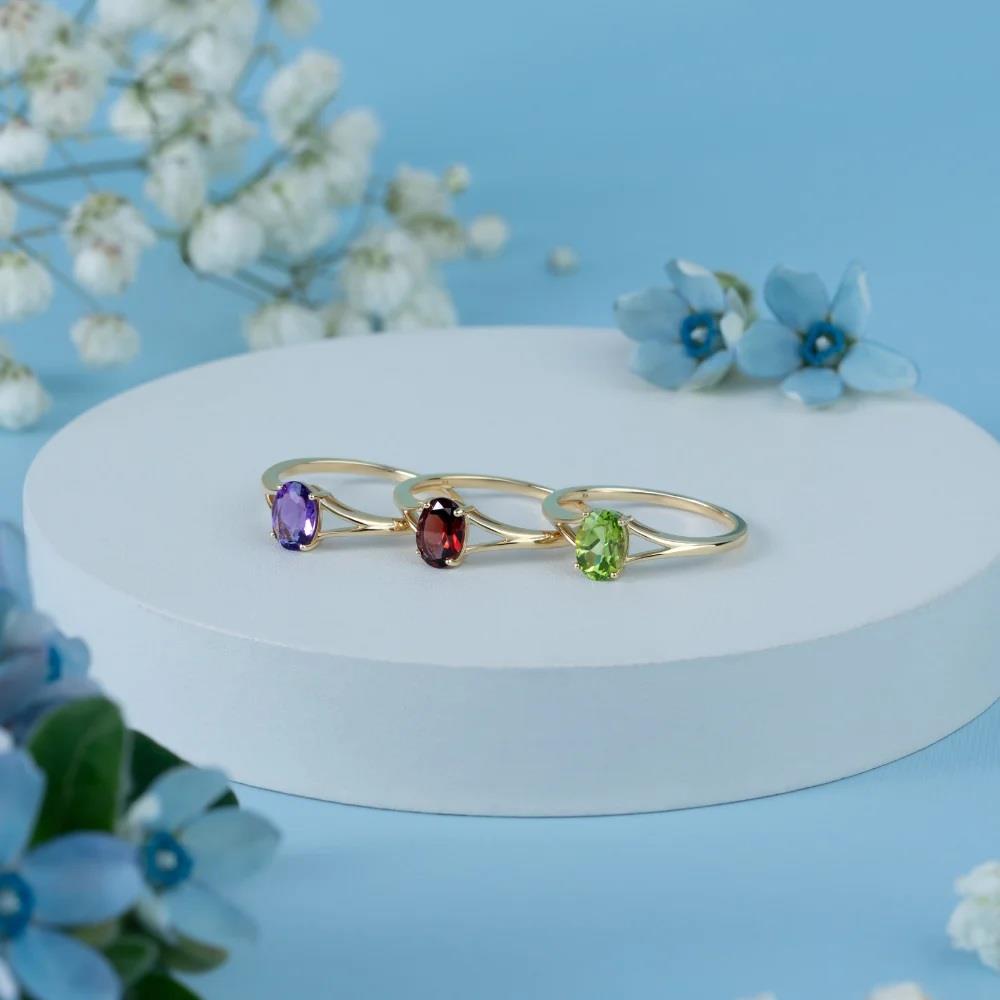 Classic Oval Garnet Ring in 9ct Yellow Gold