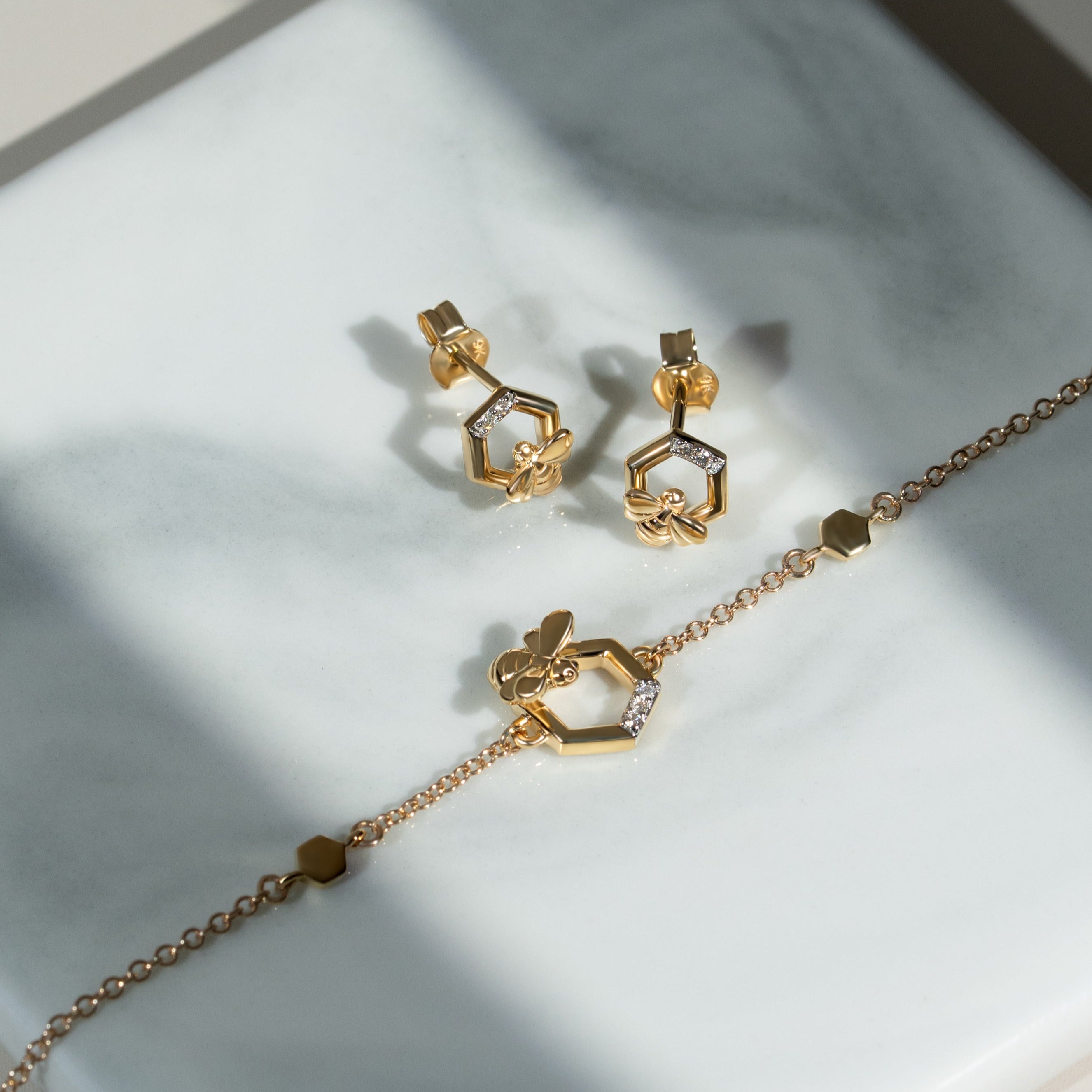 Honeycomb Inspired Bee Bracelet in 9ct Yellow Gold