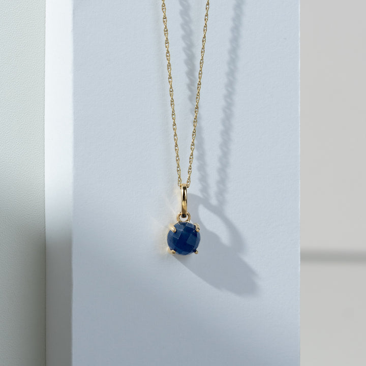Classic Round Sapphire Checkerboard Pendant in 9ct Yellow Gold