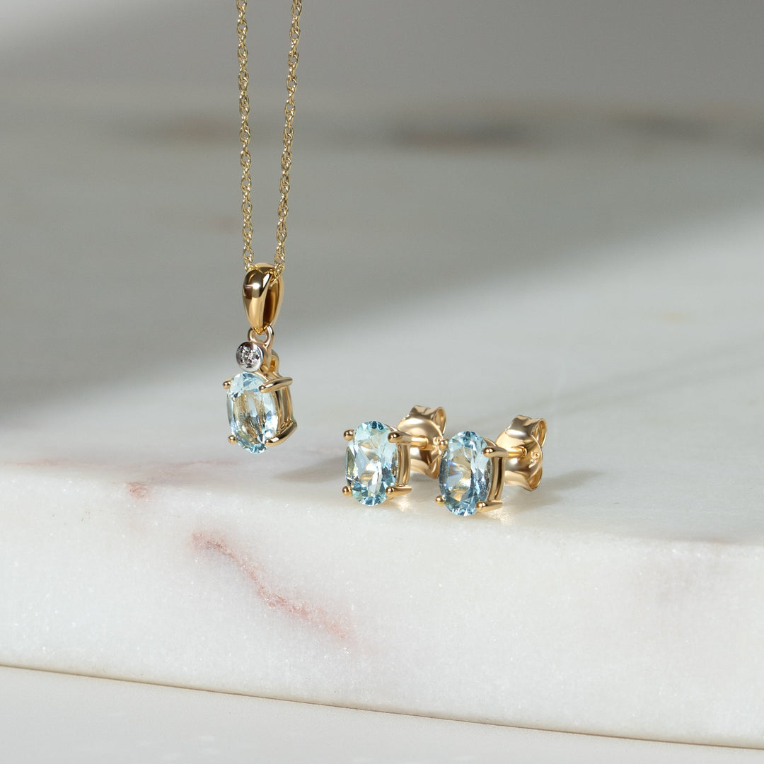 Classic Oval Aquamarine Stud Earrings in 9ct Yellow Gold