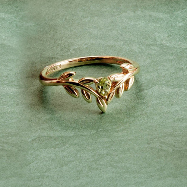 O Leaf Peridot Wishbone Ring in 9ct Yellow Gold